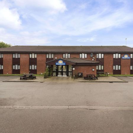 Days Inn Bridgend Cardiff Exterior foto