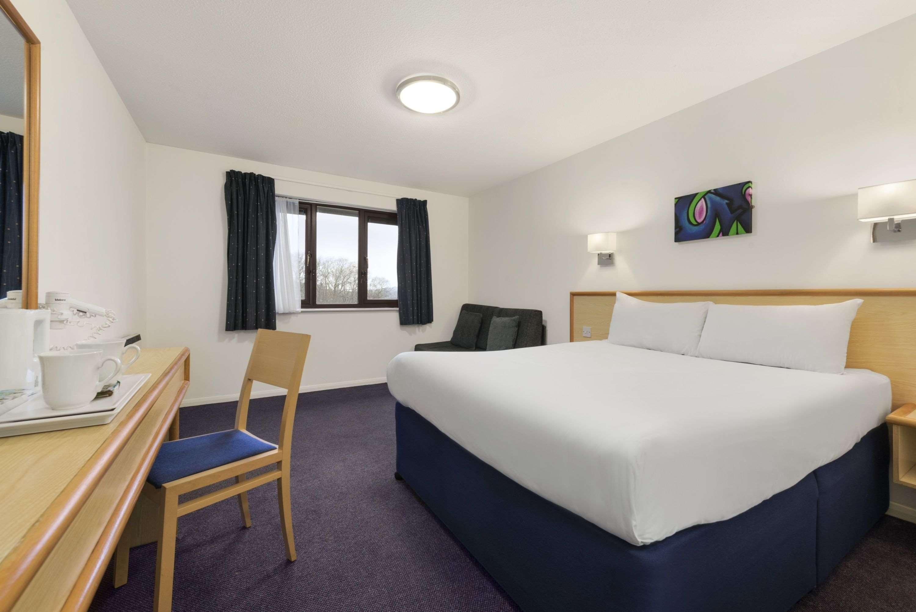 Days Inn Bridgend Cardiff Exterior foto