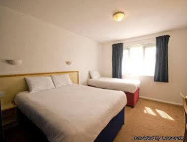 Days Inn Bridgend Cardiff Exterior foto
